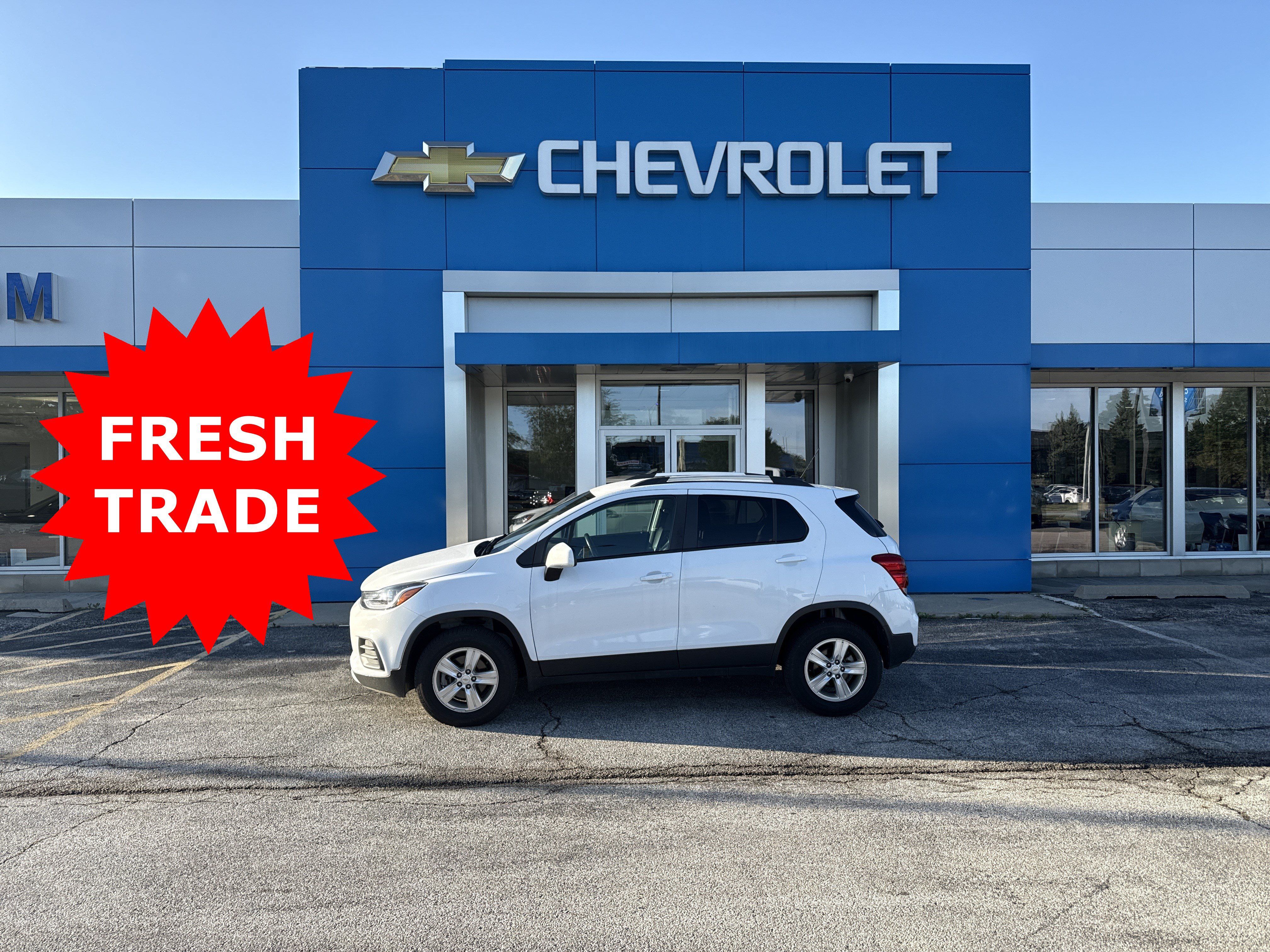 Used 2021 Chevrolet Trax LT w/ LT Convenience Package AWD/4WD image 2