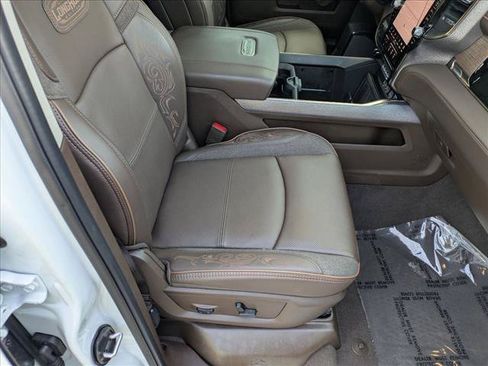 Used 2026 RAM 2500 Limited AWD/4WD image 21
