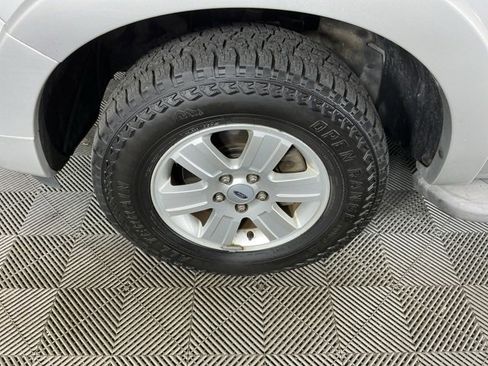 Used 2010 Ford Explorer XLT image 9