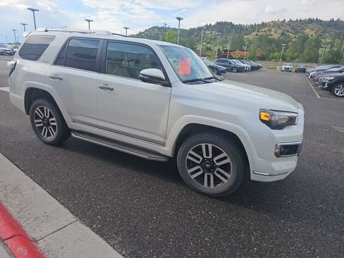 Used 2022 Toyota 4Runner Limited AWD/4WD image 3