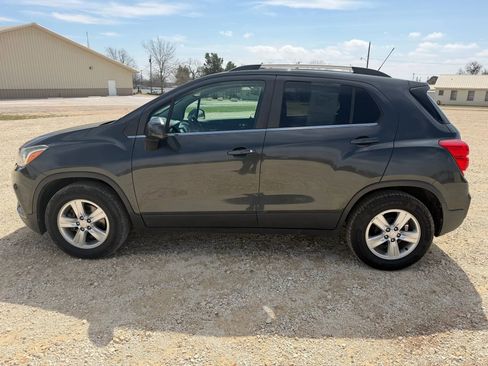 Used 2017 Chevrolet Trax LT image 1