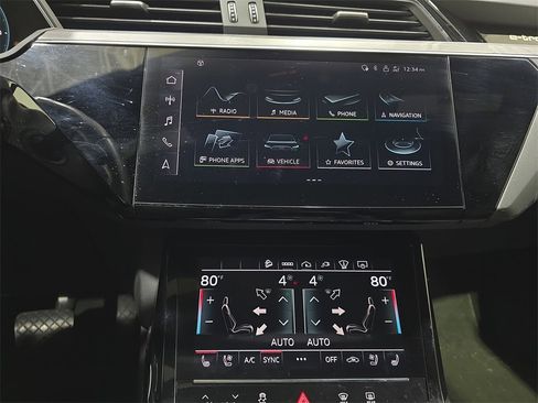 Used 2023 Audi e-tron Chronos w/ Chronos Package image 21