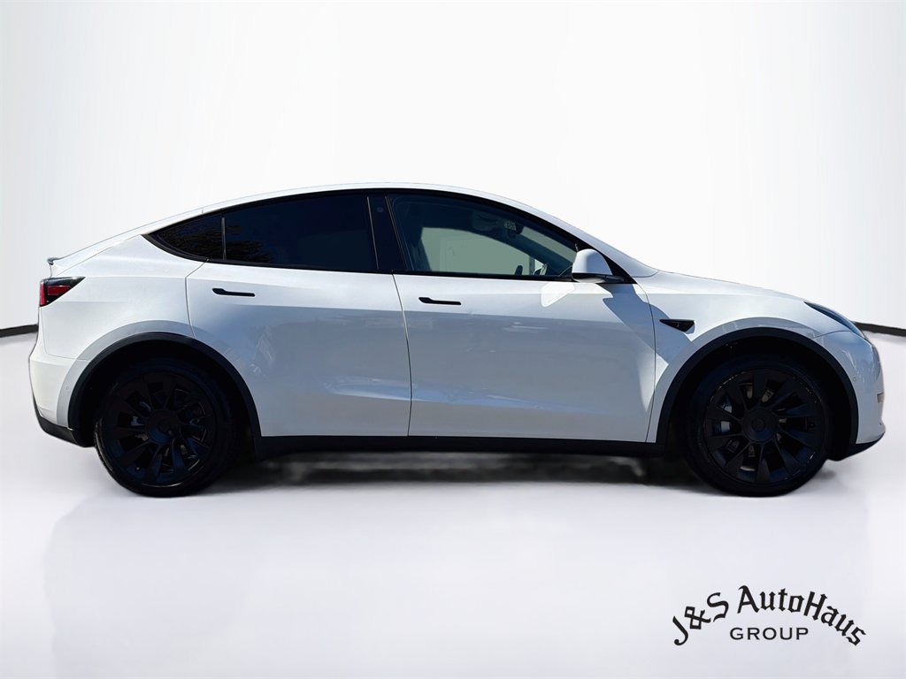 Used 2021 Tesla Model Y Long Range AWD/4WD image 8