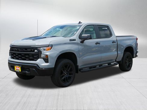 Used 2024 Chevrolet Silverado 1500 Custom Trail Boss w/ Turbomax Blackout Package AWD/4WD image 3