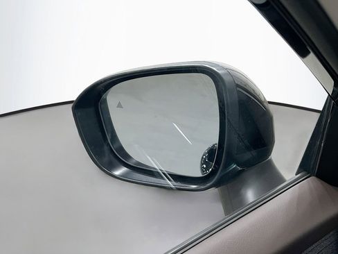 Used 2023 Nissan Rogue SV image 36