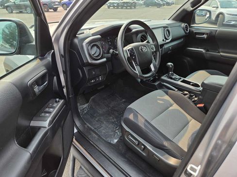 Used 2021 Toyota Tacoma TRD Off-Road AWD/4WD image 21