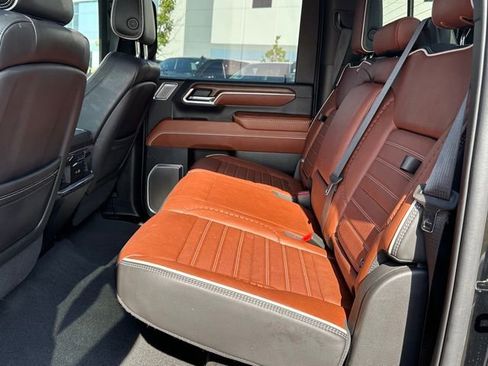 Used 2024 GMC Sierra 3500 Denali Ultimate image 10
