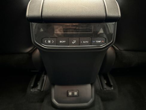 Used 2021 Toyota Highlander XLE image 20