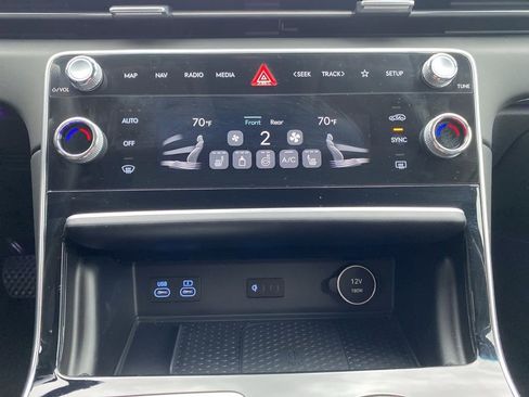 Used 2025 Genesis GV80 2.5T image 10