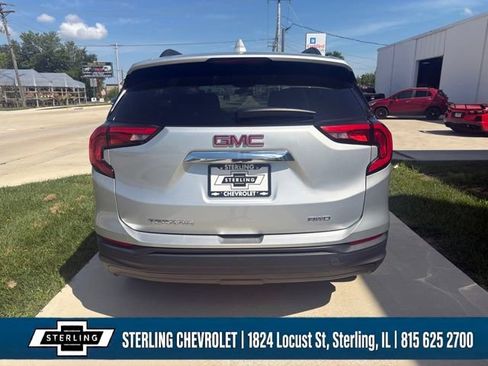 Used 2021 GMC Terrain SLE AWD/4WD image 4