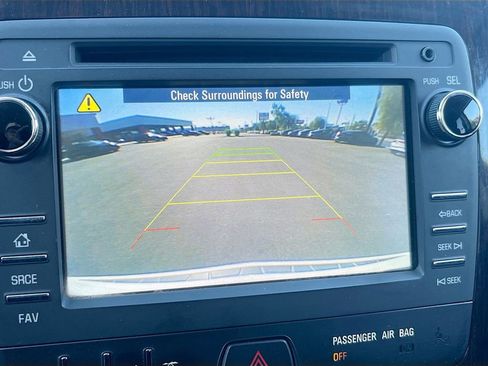 Used 2017 Chevrolet Traverse LT image 13