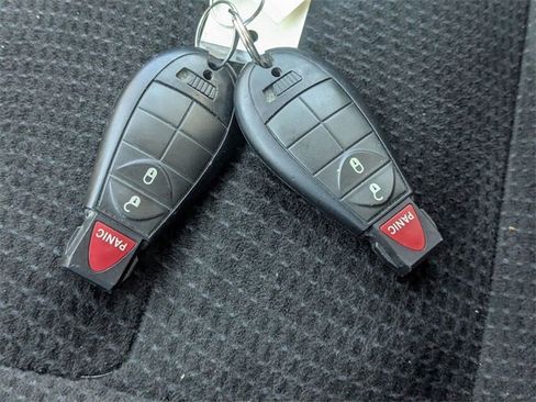 Used 2020 Dodge Grand Caravan SE image 34