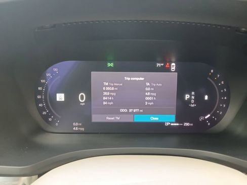 Used 2025 Volvo V60 B5 Cross Country Plus AWD/4WD image 2