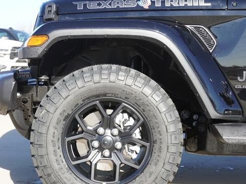 New 2026 Jeep Gladiator Mojave AWD/4WD image 5
