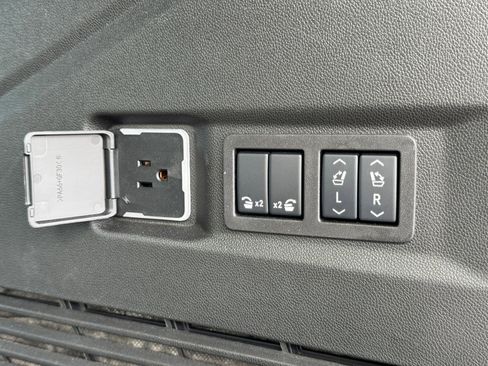 Used 2025 Chevrolet Tahoe Premier image 45