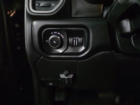 Used 2020 RAM 2500 Tradesman w/ Chrome Appearance Group image 28