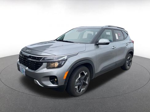 Used 2025 Kia Seltos S image 3