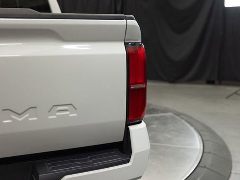 Used 2024 Toyota Tacoma TRD Off-Road image 10