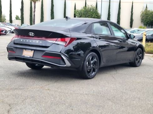 New 2026 Hyundai Elantra Sport FWD image 4