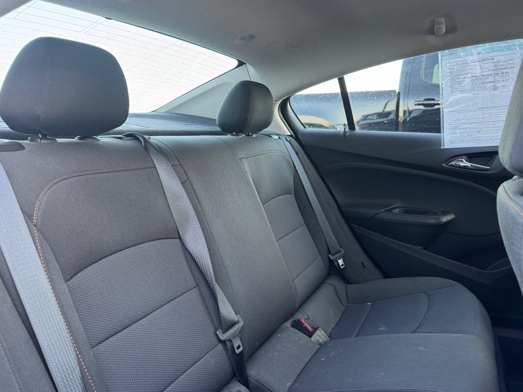 Used 2017 Chevrolet Malibu LT FWD image 17