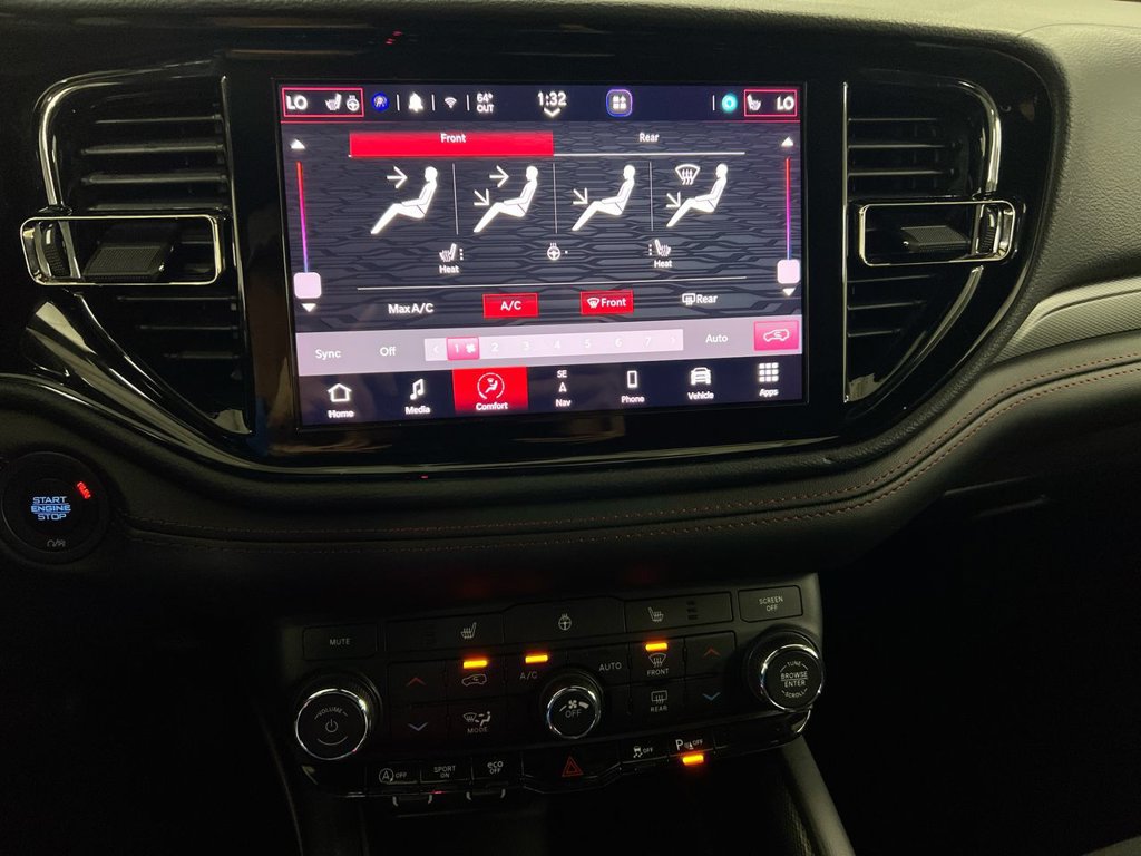 Used 2025 Dodge Durango GT AWD/4WD image 17