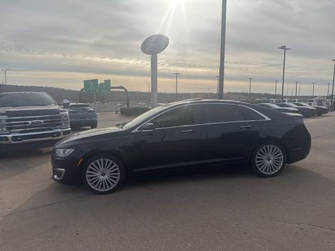 Used 2017 Lincoln MKZ Reserve image 3