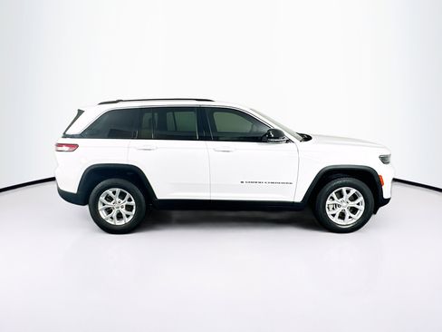 Used 2023 Jeep Grand Cherokee Limited image 10