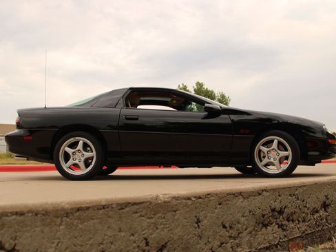 Used 1999 Chevrolet Camaro Z28 w/ SS Performance/Appearance Pkg RWD image 19