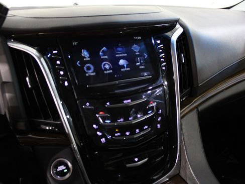 Used 2019 Cadillac Escalade Premium Luxury image 37