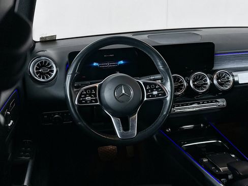 Used 2023 Mercedes-Benz GLB 250 image 18