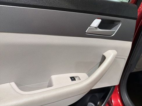 Used 2015 Hyundai Sonata SE image 30