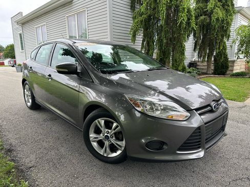 Used 2014 Ford Focus SE w/ SE Winter Package FWD image 1