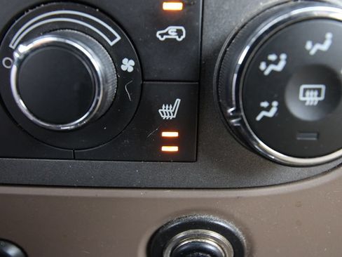 Used 2009 Chevrolet HHR LT FWD image 13