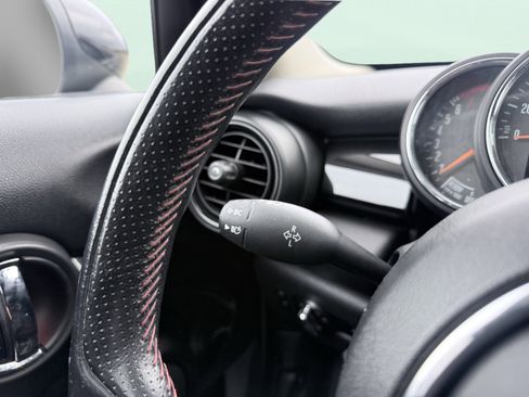 Used 2019 MINI Cooper S image 61