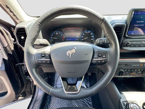 Used 2023 Ford Bronco Sport Outer Banks w/ Tech Package image 11