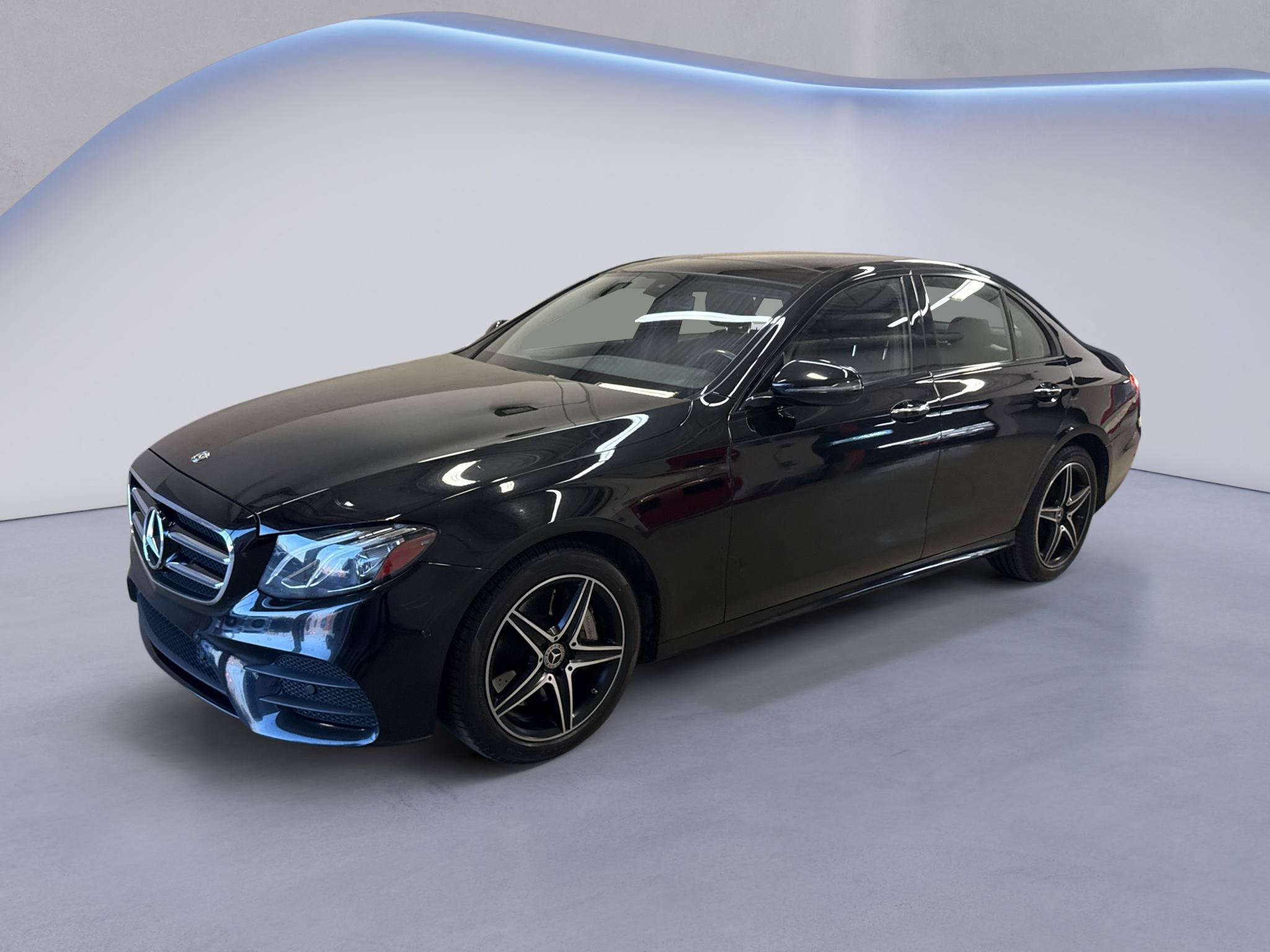 Used 2018 Mercedes-Benz E 300 4MATIC image 3