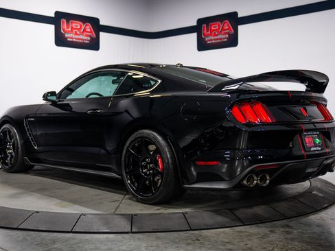 Used 2016 Ford Mustang Shelby GT350R w/ GT350R Equipment Group 920A RWD image 4