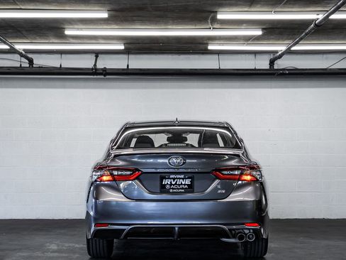 Used 2022 Toyota Camry SE w/ Convenience Package FWD image 4