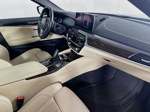 Used 2021 BMW 530i xDrive w/ Convenience Package AWD/4WD image 38