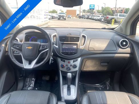 Used 2016 Chevrolet Trax LT w/ LT Convenience Package AWD/4WD image 12