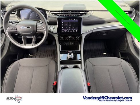 Used 2025 Jeep Grand Cherokee Laredo X RWD image 10