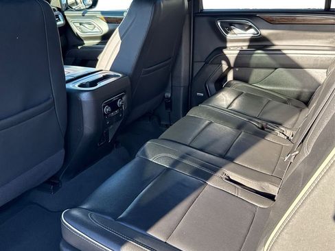 Used 2024 Chevrolet Suburban Premier RWD image 34