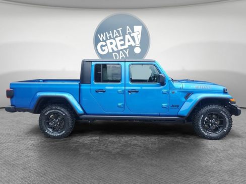 Used 2026 Jeep Gladiator Sport AWD/4WD image 2