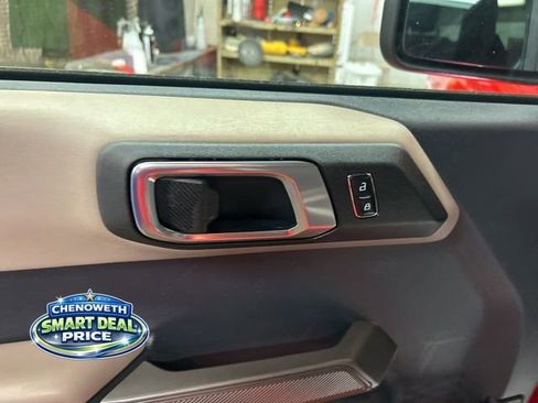 Used 2023 Ford Bronco Wildtrak image 12