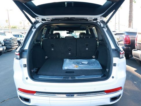 New 2025 Jeep Grand Cherokee Overland image 32