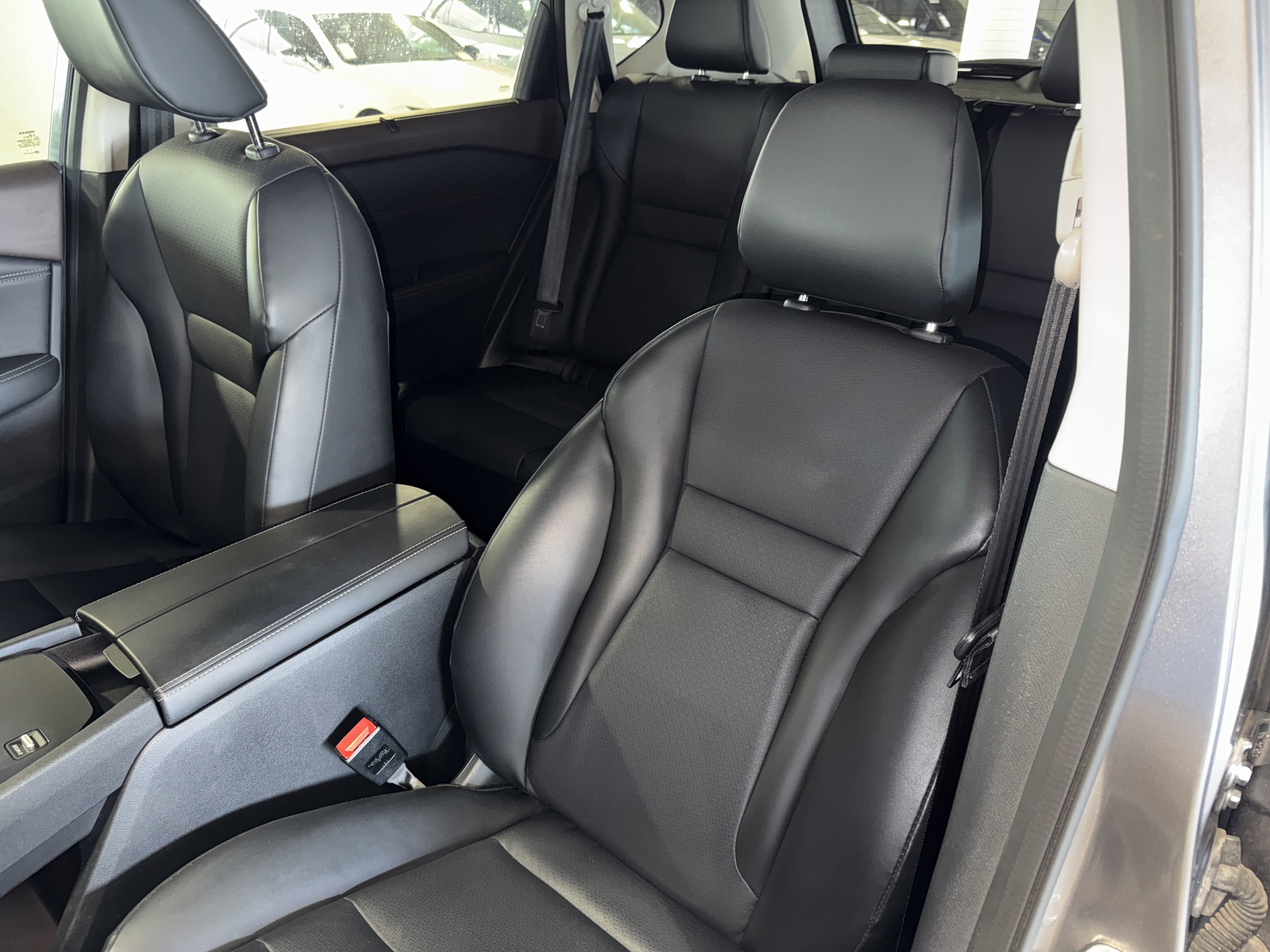 Used 2021 Nissan Rogue SV w/ Premium Package FWD image 33
