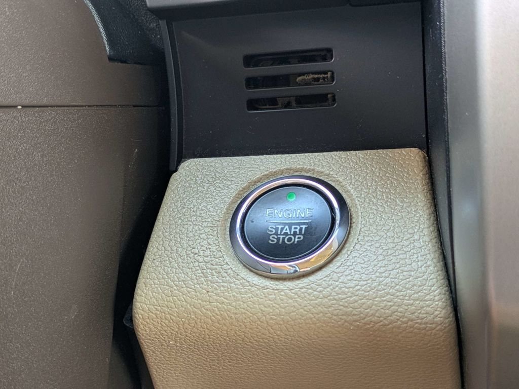 Used 2020 Ford F150 Lariat RWD image 28