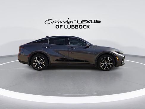 Used 2023 Toyota Crown Limited image 9