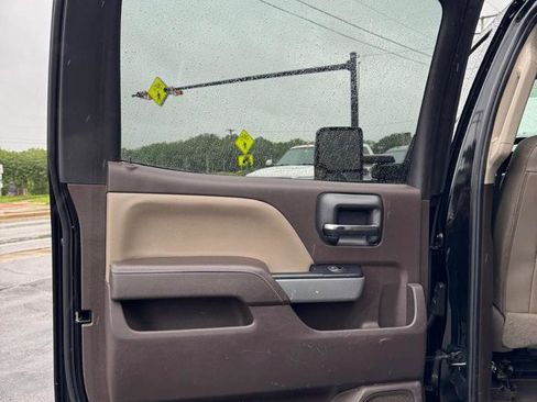 Used 2019 Chevrolet Silverado 2500 LTZ w/ Duramax Plus Package AWD/4WD image 17
