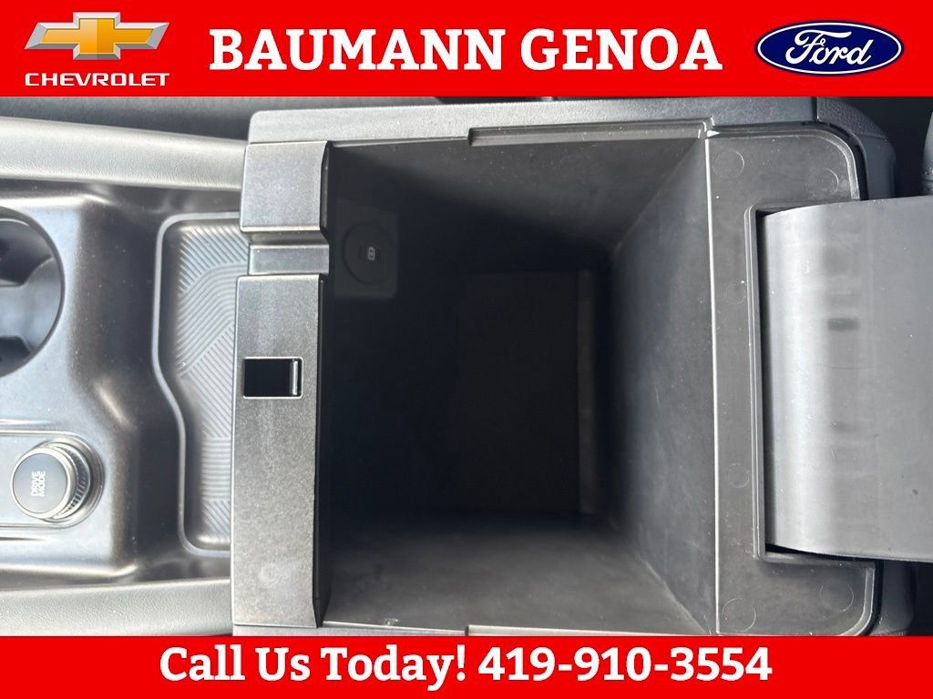 Used 2025 Ford Explorer Active AWD/4WD image 26